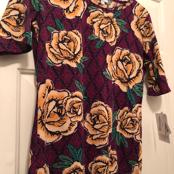 LuLaRoe Irma,SM/yellow roses/pattern burg back/new - Picture 5 of 6
